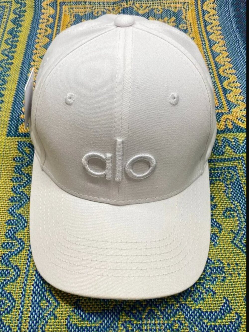 ALO Yoga Off-Duty Cap - White/White Adjustable Dad Hat - NEW